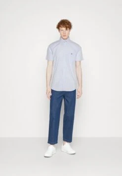 Gant Poplin Gingham - Shirt - Light Blue -Stock X 7381008467634eb9ac43dd7c24b5975a