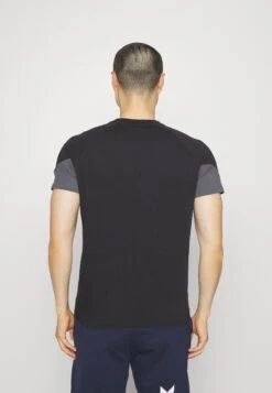 Hummel Travel - Print T-Shirt - Black -Stock X 74a1545e207e4cdeb0fac40eebd703b7