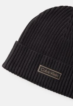 Calvin Klein PATCH CHUNKY - Beanie - Black/walnut -Stock X 74f492a54e8e485792b5c30c2fe1541f