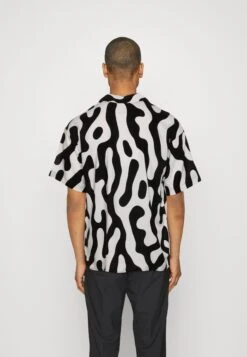 Jack & Jones Joroceanday Resort - Shirt - Black 10 Jack & Jones Joroceanday Resort - Shirt - Black -Stock X 756ec40a0a6a4d88b2ad6a0c94ba2162