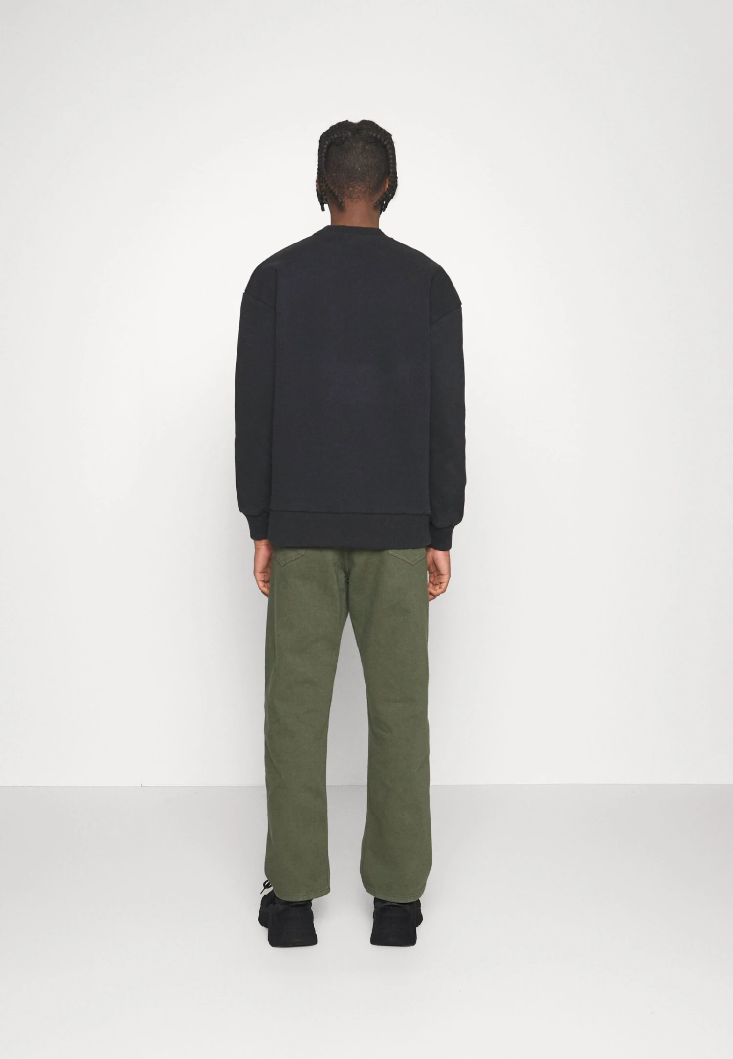 Han Kjøbenhavn Bulky Crew - Sweatshirt - Faded Black 5 Han Kjøbenhavn Bulky Crew - Sweatshirt - Faded Black - Image 3