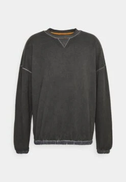 Boss Wetechy - Long Sleeved Top - Black -Stock X 76b180ee3677470c8893a0b39e9c18d1