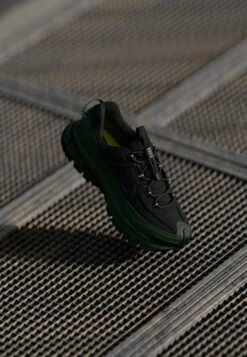 Nike Sportswear ZOOM VOMERO ROAM UNISEX - Trainers - Black/racer Blue -Stock X 777b14e12d48479b9011f3ec8c5b3010