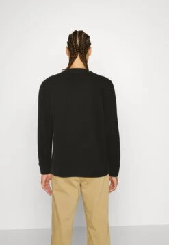 Denham Roger Crew Neck - Jumper - Black -Stock X 787e31aa2b404329bb14d498ebd972b2