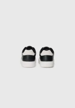 Calvin Klein Jeans CLASSIC CUPSOLE - Trainers - Black/bright White -Stock X 78918b2013f8479e885eebd2a0597749