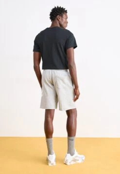 Nike Sportswear CLUB - Tracksuit Bottoms - Grey Heather/light Smoke Grey/white -Stock X 78dd1434f6034e9f9effd5f9c5e2b036