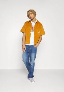 Quiksilver Aqua Cult - Straight Leg Jeans - Aged -Stock X 7936a786f3ed4e2180e522271c2731e9