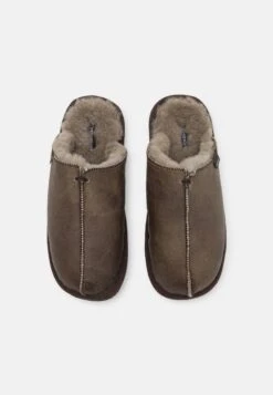 Shepherd HUGO - Slippers - Stone Oild Antique -Stock X 79c79c2dd4ab4022b65d76b1bb50624c
