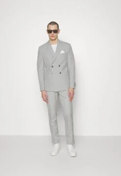 The Fashion Suit Peak Patch Pockets Look Set - Suit - Grey 13 The Fashion Suit Peak Patch Pockets Look Set - Suit - Grey -Stock X 79d6d572f7bc4c2ba75241f4773dd0e8