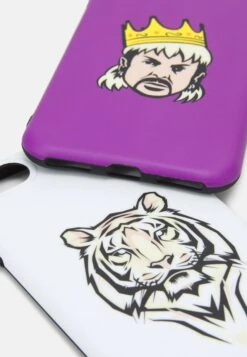 Mister Tee Big Cats Case 2 Set - Other Accessories - White/Violet -Stock X 79e578e64b1a481e8d63cc68e7864e34