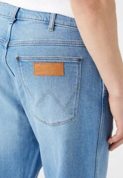 Wrangler Redding - Relaxed Fit Jeans - This Time -Stock X 7a0f80dea1e04075bd81e48ac6fb859e