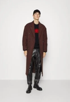 Han Kjøbenhavn Casual Crew - Sweatshirt - Faded Black -Stock X 7a9aa8d2f54e494cabb56b2fd7f66984