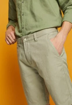 ESPRIT Im Stil - Shorts - Light Green -Stock X 7b233c884b374709b8f9114f7b6c9334