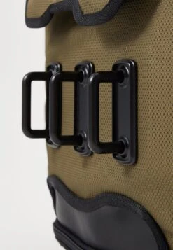 Oakley KITCHEN SINK UNISEX - Backpack - Army Green -Stock X 7b839785a26a4a3aa158ce3218490705