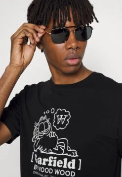 Wood Wood X Garfield Ace Chill - Print T-Shirt - Black -Stock X 7c457953841e47eb99ed55522bd9e3ab
