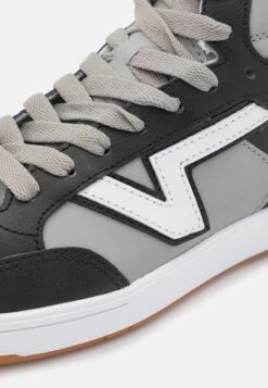 Vans Lowland Cc Unisex - High-Top Trainers - Drizzle/True White -Stock X 7cc0bfb0279649f9b11391c6c2ebb3ab