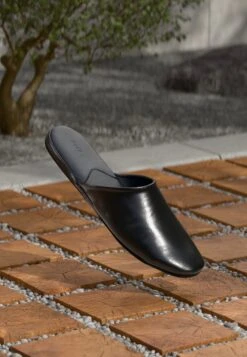 Boss SMARTRAV SET - Slippers - Black