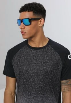 Oakley Holbrook Xl - Sunglasses - Prizm Sapphire -Stock X 7d3856e26f8343bc99ef73d36abfed25