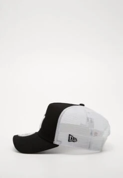 NEW ERA Clean Trucker Neyyan - Cap - Black/ White 11 NEW ERA Clean Trucker Neyyan - Cap - Black/ White -Stock X 7eaf6de296904b90ac5c38a298d68f1e