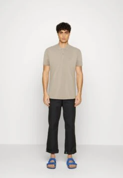 Minimum Zane - Polo Shirt - Seneca Rock -Stock X 7f0e28f2686e432a8ac511b880e2ac66
