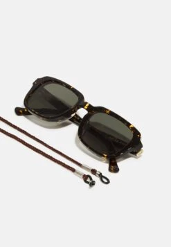 Nelson Unisex Set - Sunglasses - Ember -Stock X 7ff7b2851bb54a8092b44a1ec1d37a93