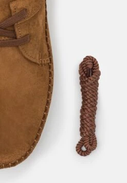 Clarks Originals Weaver - Casual Lace-Ups - Cola -Stock X 80a20d9a587a4cb98fd70588427037ca