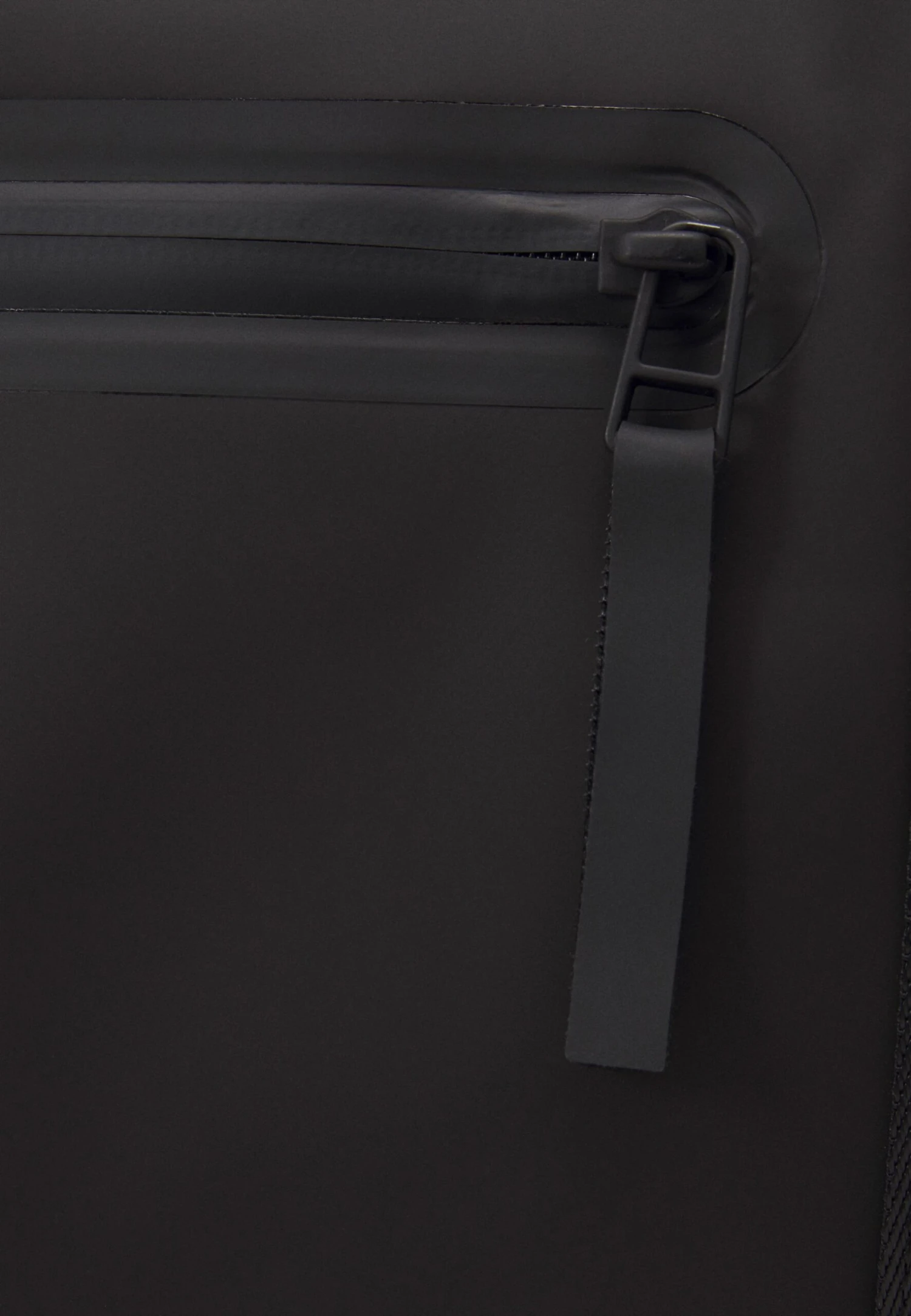 Rains Trail Rolltop Duffel Unisex - Weekend Bag - Black 6 Rains Trail Rolltop Duffel Unisex - Weekend Bag - Black - Image 4