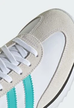 Adidas Originals AMG PETRONAS FORMULA ONE TEAM SL 72 RS - Trainers - Cloud White Core Black Silver Metallic -Stock X 8280d6f8de8f47878eb51754ad91ebfd