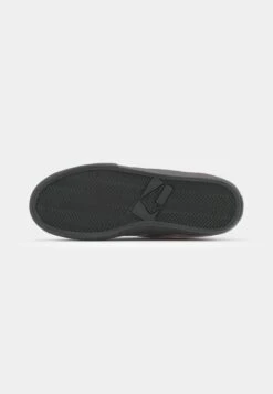 Globe ENCORE 2 - Trainers - Port/black 28 Globe ENCORE 2 - Trainers - Port/black -Stock X 8283643f64734ea39a13920d6887cccf