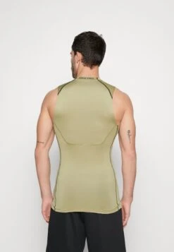 Nike Performance Top - Top -Stock X 8320ce3fd00d45398a5de47e33b072ea