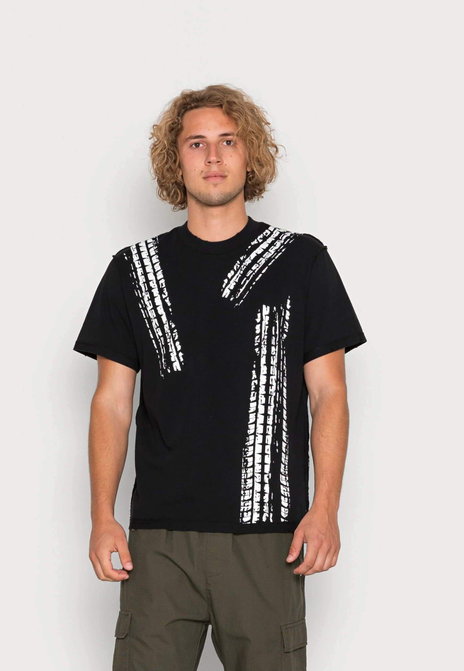 Jaded London Tyre Print - Print T-Shirt - Black 3 Jaded London Tyre Print - Print T-Shirt - Black