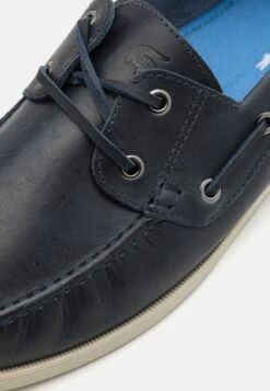 Lacoste Caspian - Slip-Ons - Navy/Off White -Stock X 83c94f3c89994fa1ba259af5db9a6cdb