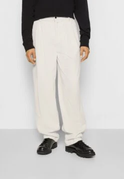 032c Pleat Front Unisex - Trousers - Natural White -Stock X 843c6f529e4449698b8a6dc9b4e2f4ce