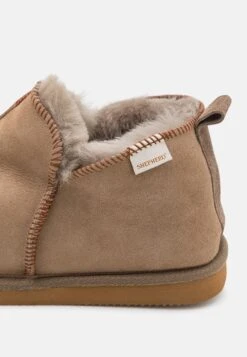 Shepherd ANTON - Slippers - Stone 18 Shepherd ANTON - Slippers - Stone -Stock X 847ba384dd0949a9881ae6e4e65981d2