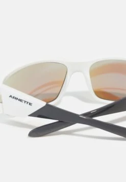 Arnette Lil Snap - Sunglasses - Matte White -Stock X 848172e49a48401a94f8dde50d29eb0e