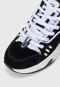 Globe CT 4000 - Trainers - Black/white -Stock X 85073adf0b7345679ea2852d847b5095