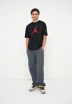 Jordan JUMPMAN TEE - Print T-shirt - Black/gym Red -Stock X 859055270d814c6c8beb7b4084080fb5