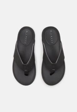 Reef CUSHION BONZER - T-bar Sandals - Black -Stock X 85f9f1a743234b82a1bf2aa08a2db29d