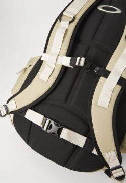 Oakley ICON BACKPACK UNISEX - Rucksack - Pebble/mist 20 Oakley ICON BACKPACK UNISEX - Rucksack - Pebble/mist -Stock X 875ef1e39c5a4a7a8c61b7b5b5bd79e5