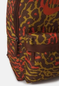 Nike Sportswear Heritage Unisex - Rucksack - CacaoWow/Campfire Orange -Stock X 881ca1bb3a8e4e9f837b720810855332
