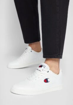 Champion Low Cut Shoe Chicago - Training Shoe - White -Stock X 88b0fd30cb5747cfa2f27a91920240b5