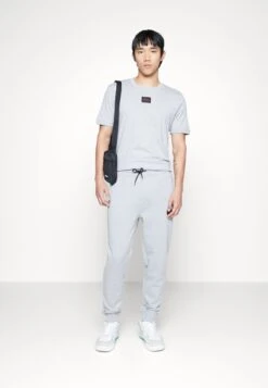 Hugo Diragolino - Basic T-Shirt - Open Grey -Stock X 88b5b2982f964358965e4cad7a655a2c