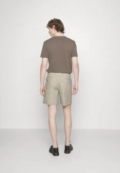 Pleat Shorts - Shorts - Ecru -Stock X 895a7f1eb210449bbed27c0789f415e1