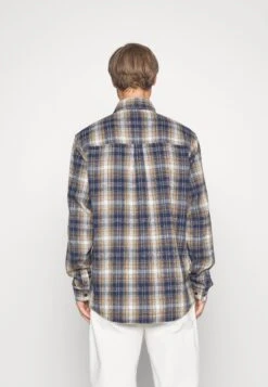 Revolution Multi Pocket Shirt - Shirt - Navy 14 Revolution Multi Pocket Shirt - Shirt - Navy -Stock X 89cfa61e36cf42a8b9378f5b26bcd4b5