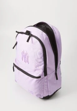 NEW ERA MLB NEW YORK YANKEES APPLIQUE DELAWARE BAG - Rucksack - Lilac -Stock X 89d3d48bf65044edb057e55d2c1dd041