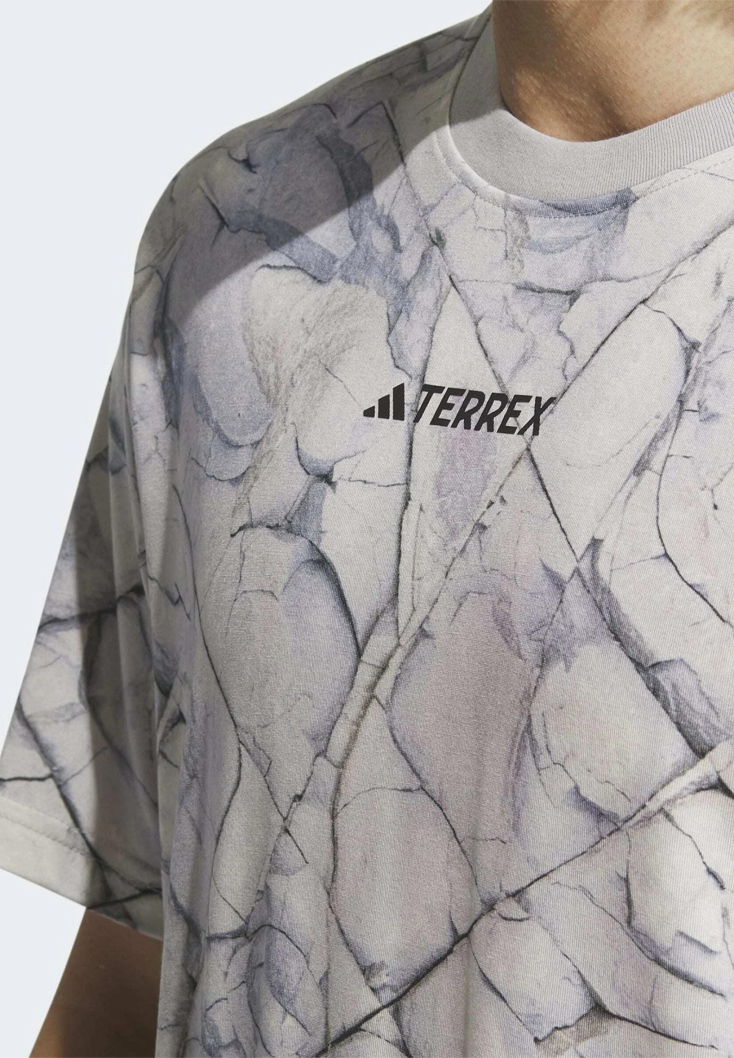 ADIDAS PERFORMANCE U Natgeo Gf Unisex - Print T-Shirt - Grey Three 5 ADIDAS PERFORMANCE U Natgeo Gf Unisex - Print T-Shirt - Grey Three - Image 3