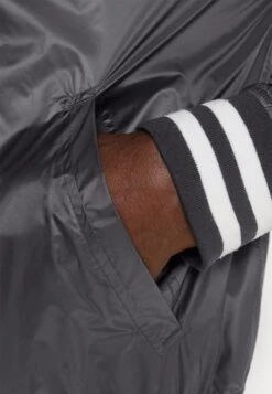 THEORY Varsity Polis - Bomber Jacket - Black -Stock X 8a5d3450ec5a419a84fa3e5f5c0f16a5