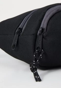 Reebok ONA WAIST BAG UNISEX - Bum Bag - Black -Stock X 8b09f6d08e384cf88a0fea98e9ff29b1