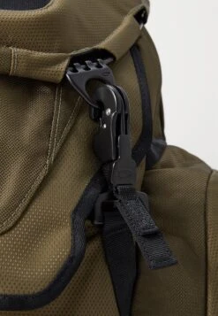 Oakley KITCHEN SINK UNISEX - Backpack - Army Green -Stock X 8b6ce7f7b6474ca0add964ebdc32e3e4