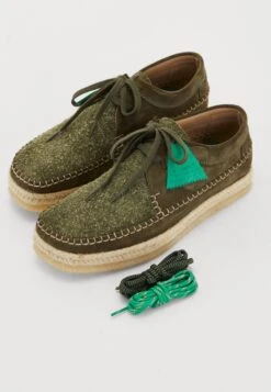 Pompeii CLARKS ORIGINALS X WEAVER - Casual Lace-ups - Cactus Suede -Stock X 8c0a55f87d1e466c81f6a235565b988c